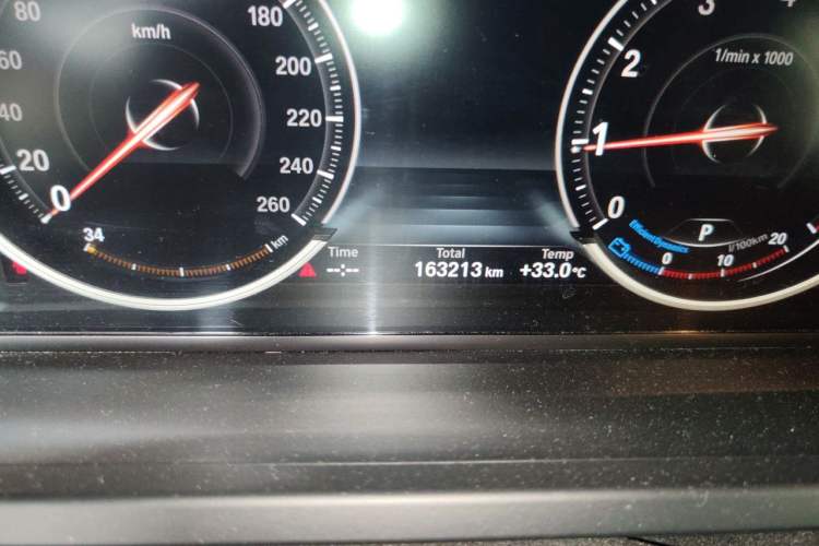 Used BMW 7 Series 2013 730Li Leading Model Odometer Close Up