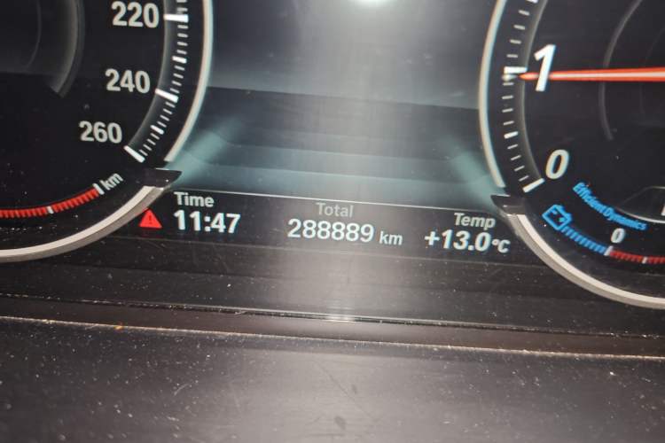Used BMW 7 Series 2013 730Li Leading Model Odometer Close Up