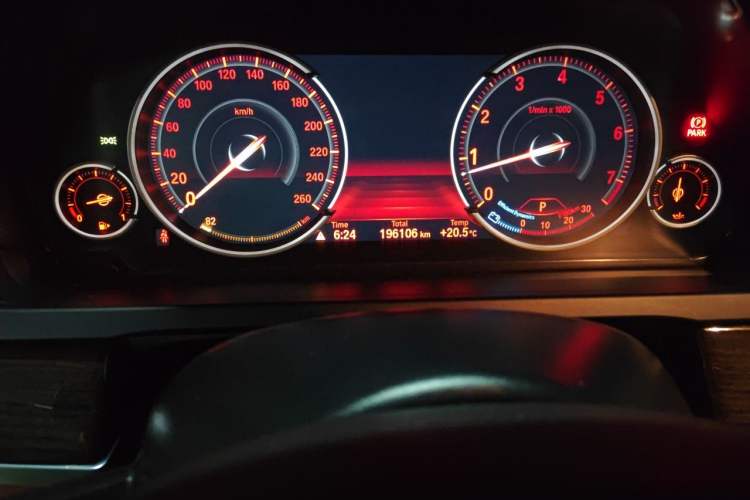 Used BMW 7 Series 2013 730Li Leading Model Odometer Close Up