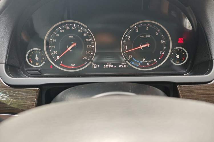 Used BMW 7 Series 2013 740Li Leading Model Odometer Close Up