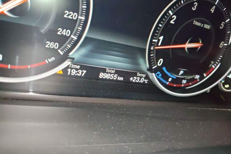 Used BMW 7 Series 2013 730Li Luxury Model Odometer Close Up