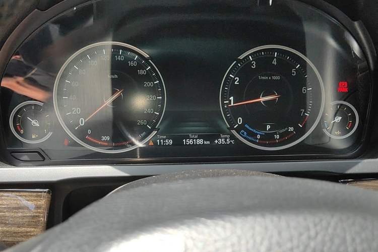 Used BMW 7 Series 2013 730Li Leading Model Odometer Close Up