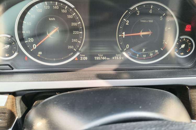 Used BMW 7 Series 2013 730Li Leading Model Odometer Close Up
