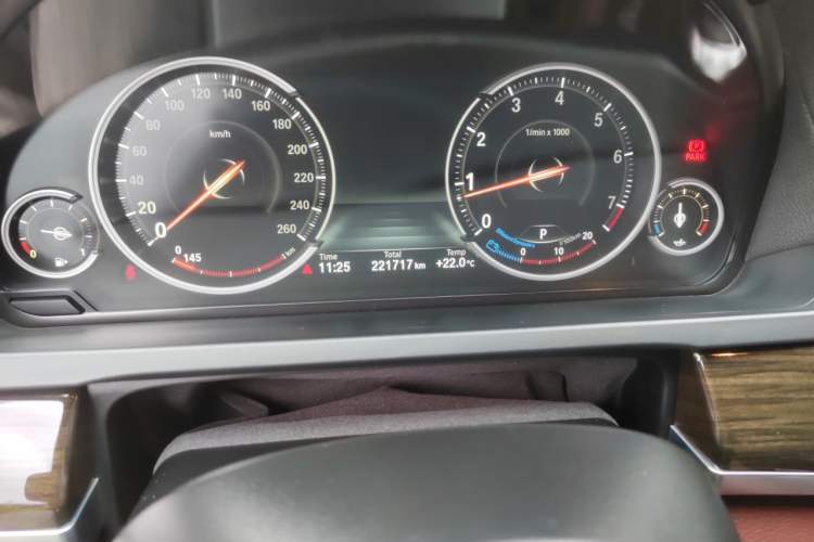 Used BMW 7 Series 2013 730Li Luxury Model Odometer Close Up