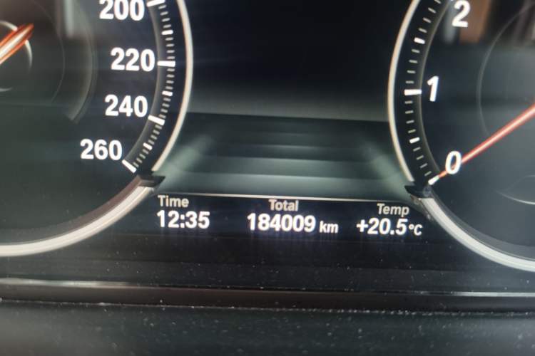 Used BMW 7 Series 2013 730Li Leading Model Odometer Close Up