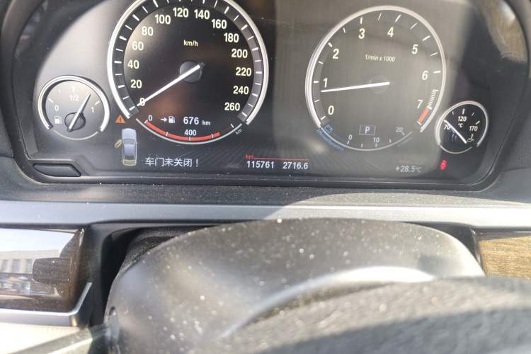 Used BMW 7 Series 2013 730Li Leading Model Odometer Close Up