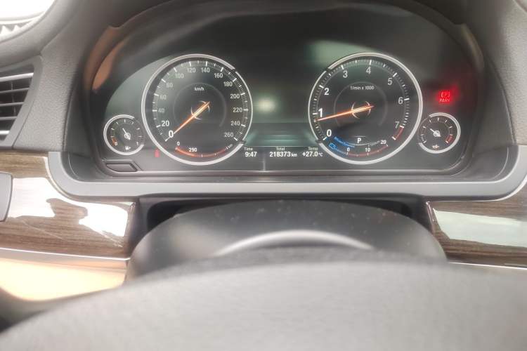 Used BMW 7 Series 2013 730Li Luxury Model Odometer Close Up