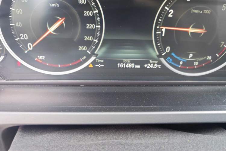 Used BMW 7 Series 2013 730Li Leading Model Odometer Close Up