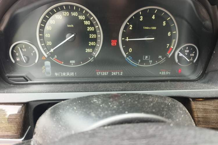 Used BMW 7 Series 2013 730Li Leading Model Odometer Close Up