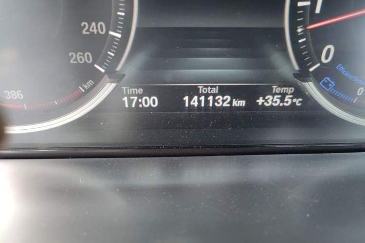 Used BMW 7 Series 2013 740Li Leading Model Odometer Close Up