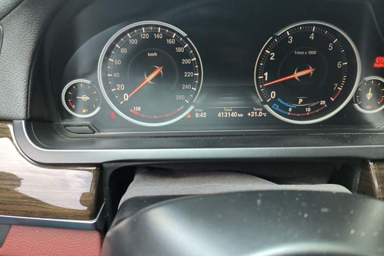 Used BMW 7 Series 2013 740Li xDrive Odometer Close Up