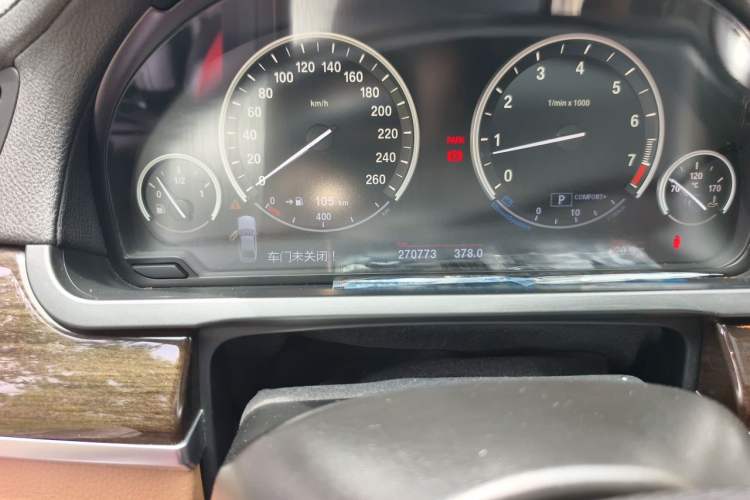 Used BMW 7 Series 2013 730Li Leading Model Odometer Close Up
