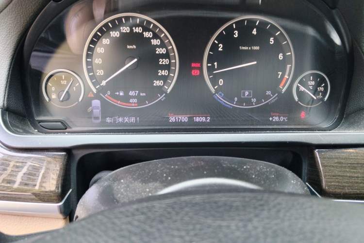 Used BMW 7 Series 2013 740Li Leading Model Odometer Close Up