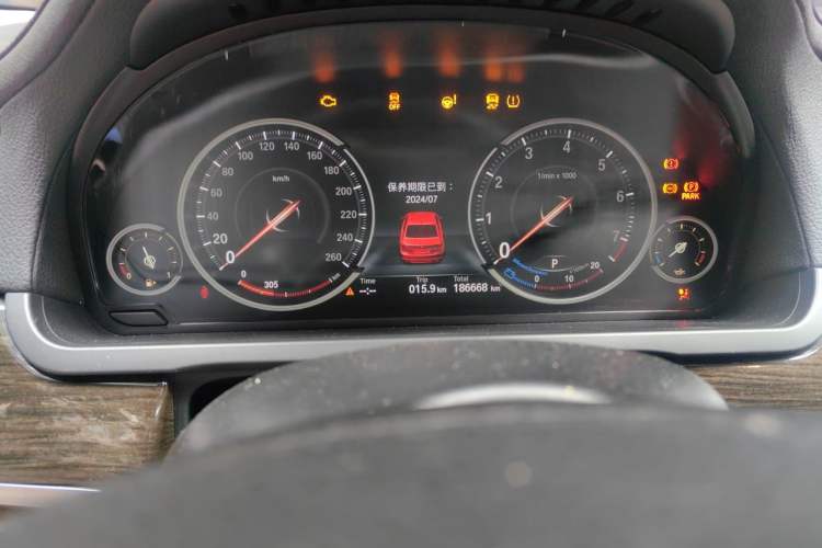 Used BMW 7 Series 2013 740Li Leading Model Odometer Close Up