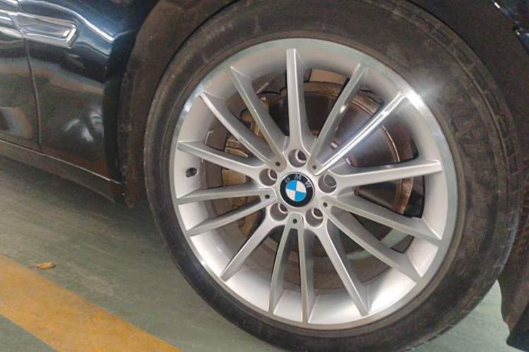 Used BMW 7 Series 2013 740Li Leading Model Right Front Wheel Hub