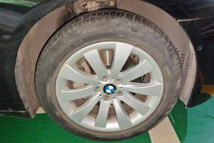 Used BMW 7 Series 2013 730Li Luxury Model Right Front Wheel Hub