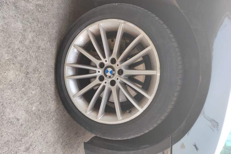 Used BMW 7 Series 2013 740Li xDrive Right Front Wheel Hub
