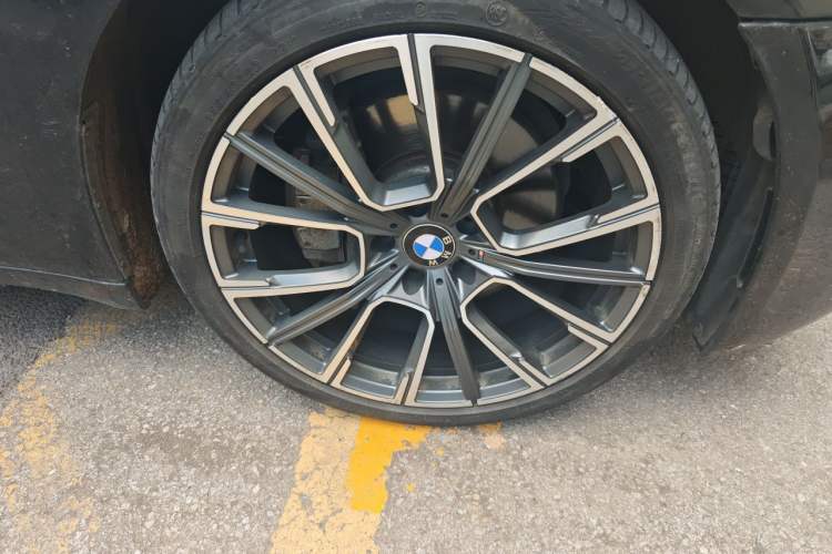 Used BMW 7 Series 2013 740Li xDrive Right Front Wheel Hub