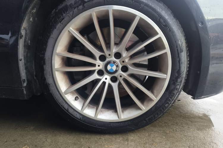 Used BMW 7 Series 2013 750Li xDrive Right Front Wheel Hub