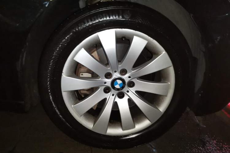 Used BMW 7 Series 2013 730Li Luxury Model Right Front Wheel Hub