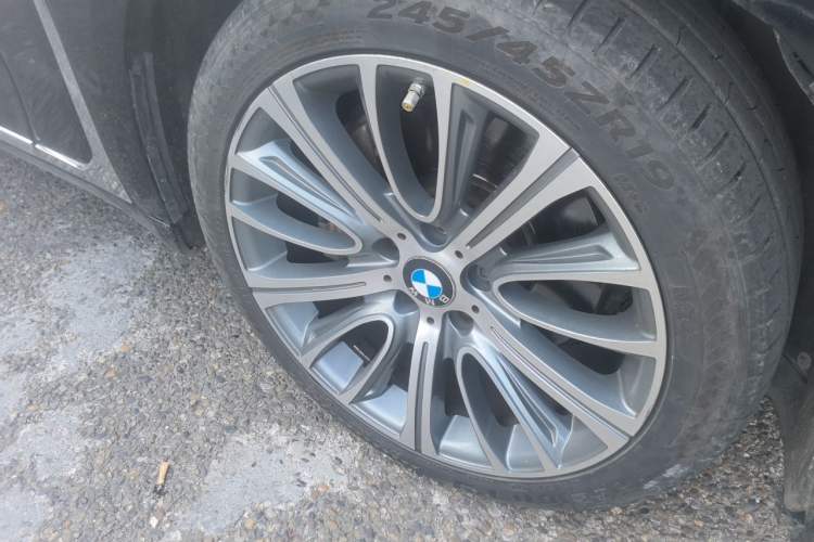 Used BMW 7 Series 2013 730Li Luxury Model Right Front Wheel Hub