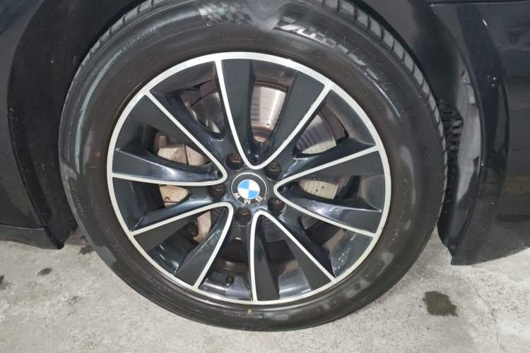 Used BMW 7 Series 2013 740Li xDrive Right Front Wheel Hub