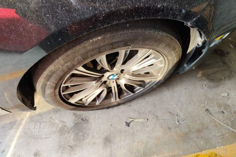 Used BMW 7 Series 2013 730Li Leading Model Right Front Wheel Hub