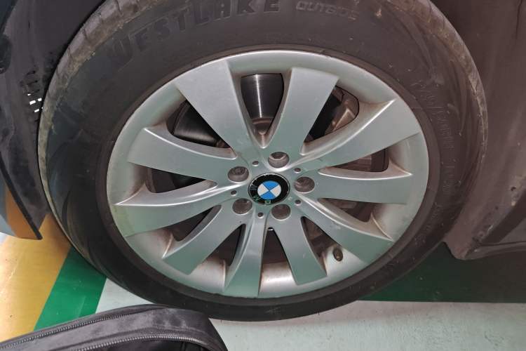 Used BMW 7 Series 2013 730Li Leading Model Right Front Wheel Hub