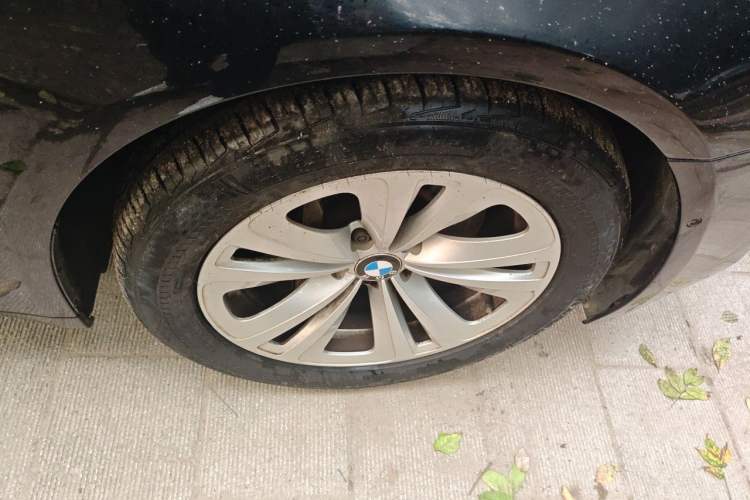 Used BMW 7 Series 2013 730Li Luxury Model Right Front Wheel Hub