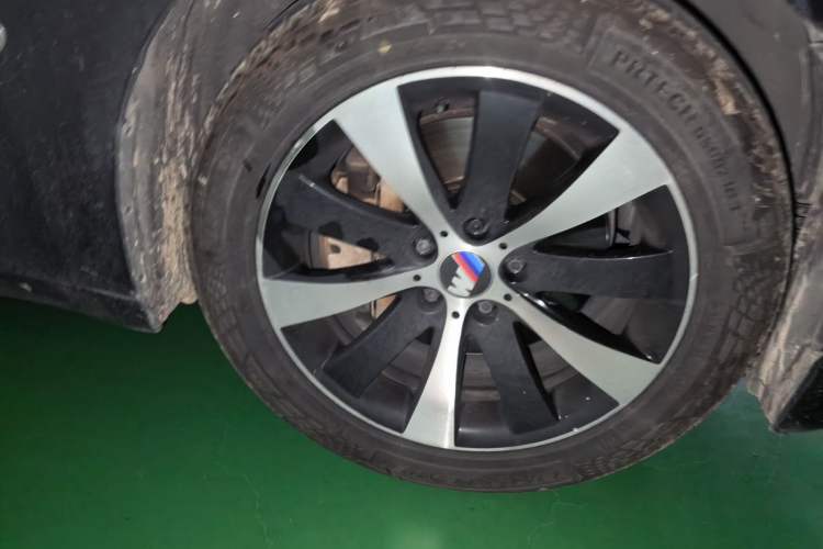 Used BMW 7 Series 2013 740Li Luxury Model Right Front Wheel Hub