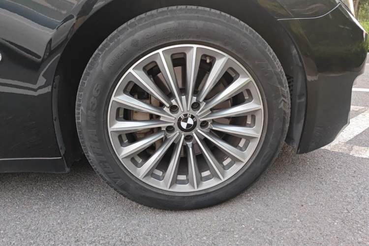 Used BMW 7 Series 2013 730Li Leading Model Right Front Wheel Hub