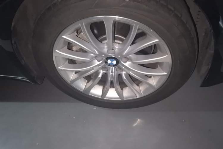 Used BMW 7 Series 2013 740Li Leading Model Right Front Wheel Hub