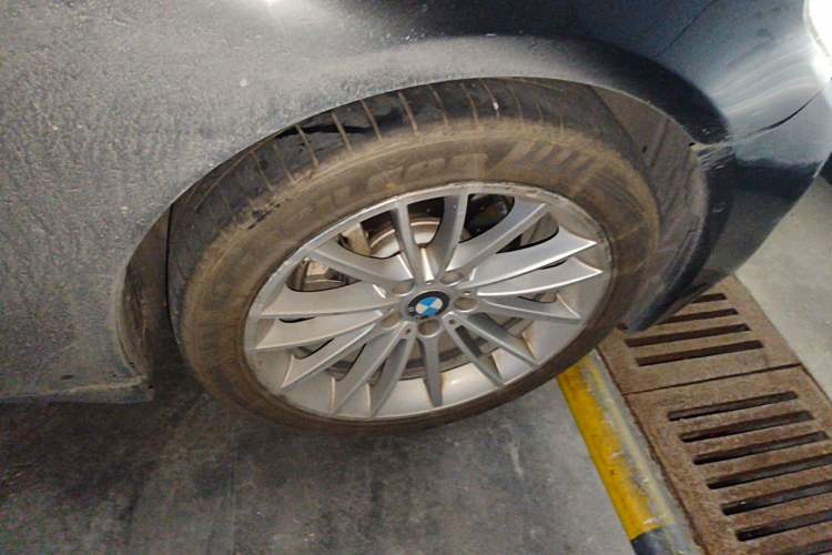 Used BMW 7 Series 2013 740Li Leading Model Right Front Wheel Hub