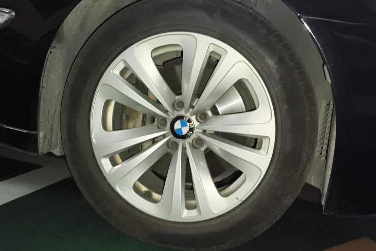 Used BMW 7 Series 2013 730Li Leading Model Right Front Wheel Hub
