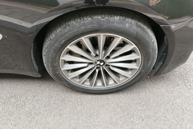 Used BMW 7 Series 2013 730Li Leading Model Right Front Wheel Hub