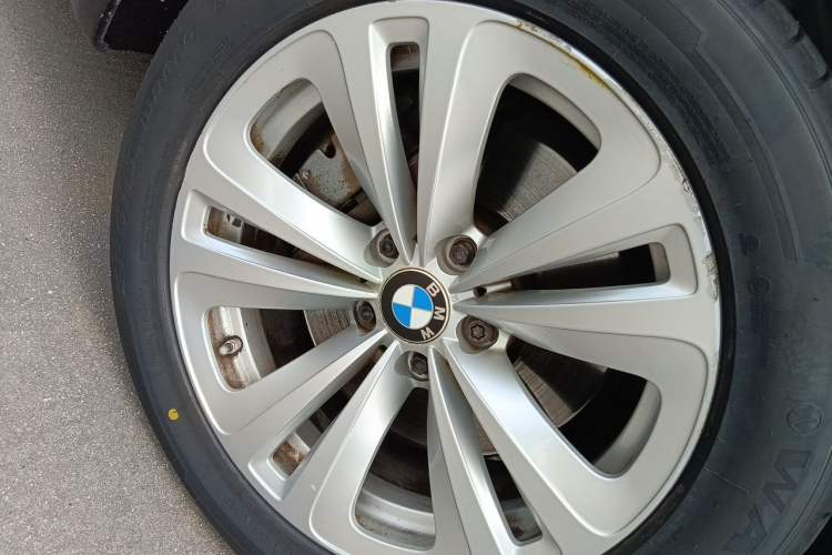 Used BMW 7 Series 2013 730Li Leading Model Right Front Wheel Hub
