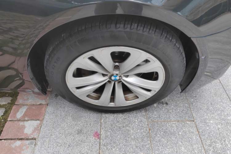 Used BMW 7 Series 2013 730Li Luxury Model Right Front Wheel Hub