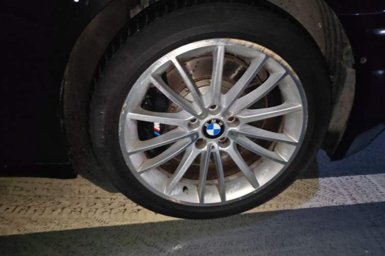 Used BMW 7 Series 2013 740Li Luxury Model Right Front Wheel Hub
