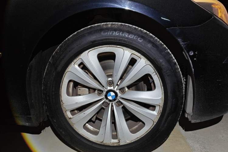 Used BMW 7 Series 2013 730Li Luxury Model Right Front Wheel Hub