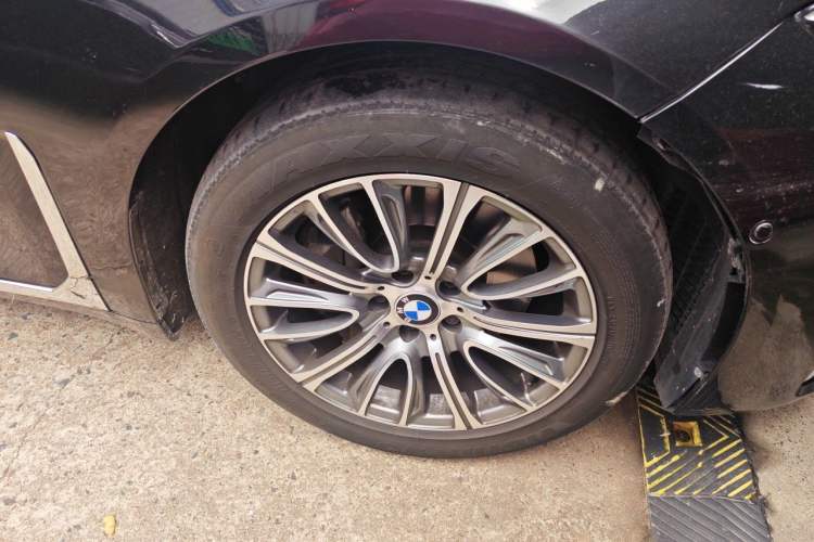 Used BMW 7 Series 2013 730Li Leading Model Right Front Wheel Hub
