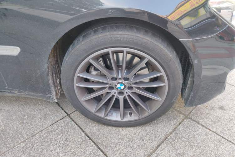 Used BMW 7 Series 2013 740Li Luxury Model Right Front Wheel Hub