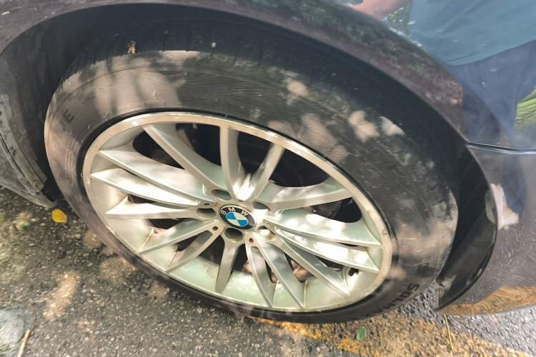 Used BMW 7 Series 2013 740Li xDrive Right Front Wheel Hub