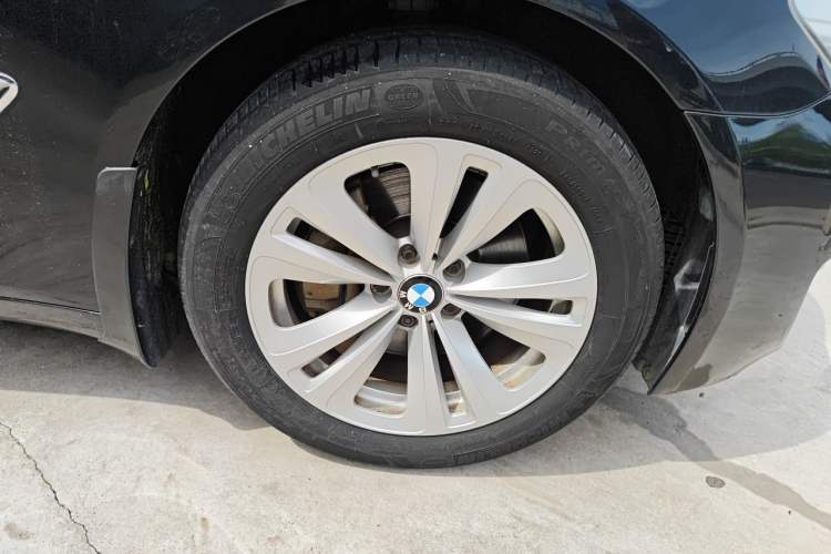 Used BMW 7 Series 2013 730Li Leading Model Right Front Wheel Hub