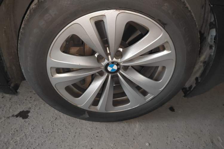 Used BMW 7 Series 2013 730Li Leading Model Right Front Wheel Hub