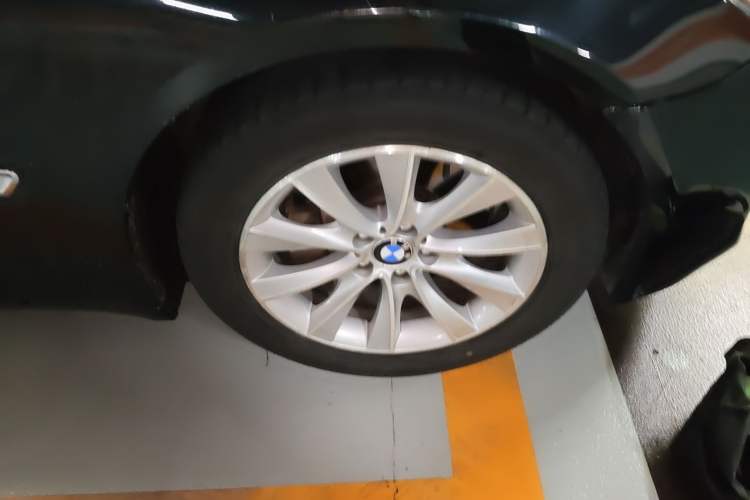Used BMW 7 Series 2013 740Li xDrive Right Front Wheel Hub