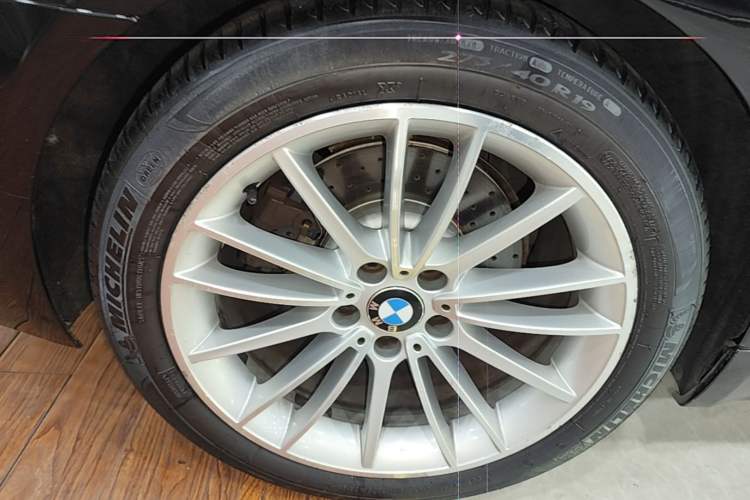 Used BMW 7 Series 2013 740Li Leading Model Right Rear Wheel Hub
