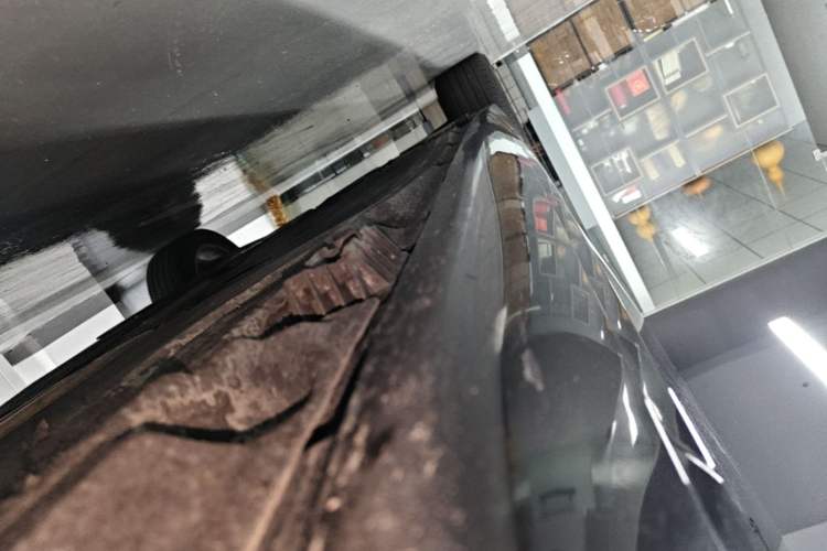 Used BMW 7 Series 2013 740Li Leading Model Right Side Sill