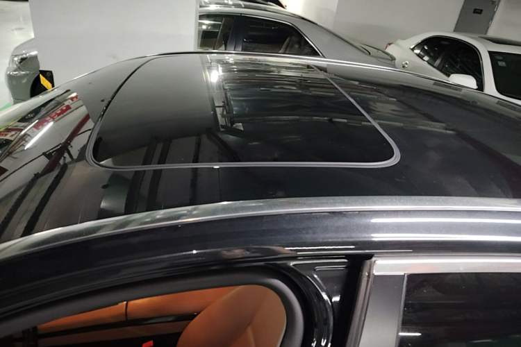 Used BMW 7 Series 2013 730Li Leading Model Roof