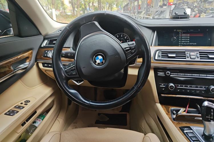 Used BMW 7 Series 2013 740Li Luxury Model Steering Wheel