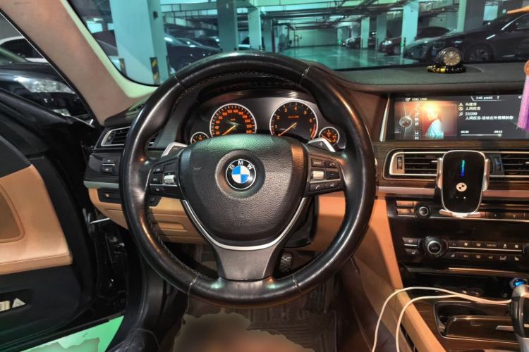 Used BMW 7 Series 2013 740Li Luxury Model Steering Wheel